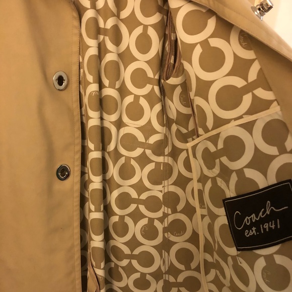 Coach Rain Coat 🧥 - Picture 5 of 5